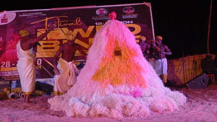 Coutume dansée africaine Île de France