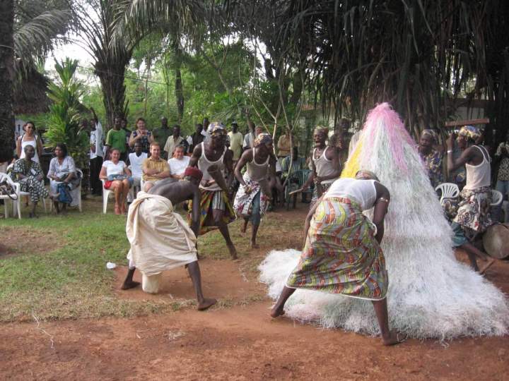 Valoriser les traditions et la créativité artistique internationale